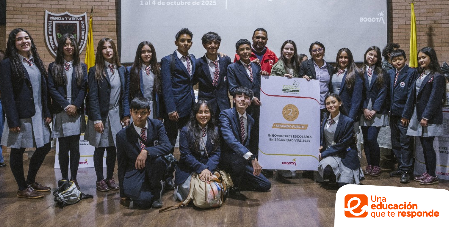 Estudiantes de colegio distrital