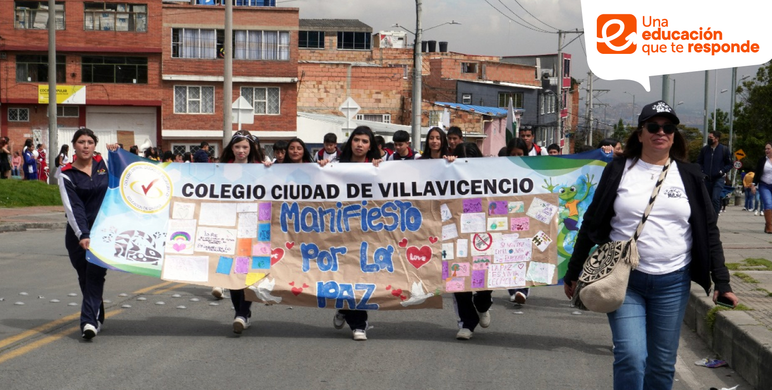 Estudiantes de colegio distrital