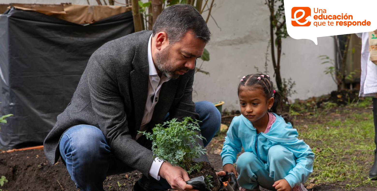 Estudiantes de jardines distritales con Alcalde Carlos Fernando Galán