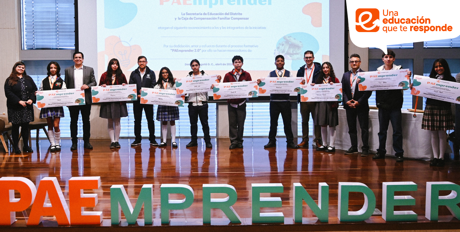 Estudiantes de colegio distrital