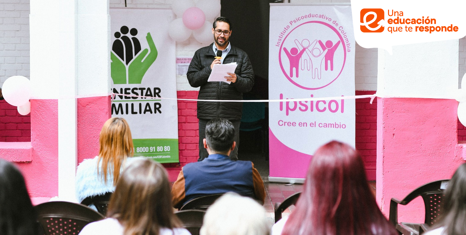 Estudiantes de colegio distrital