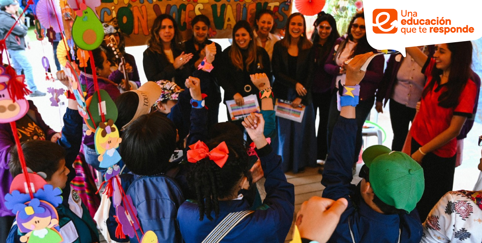 Estudiantes de colegio distrital