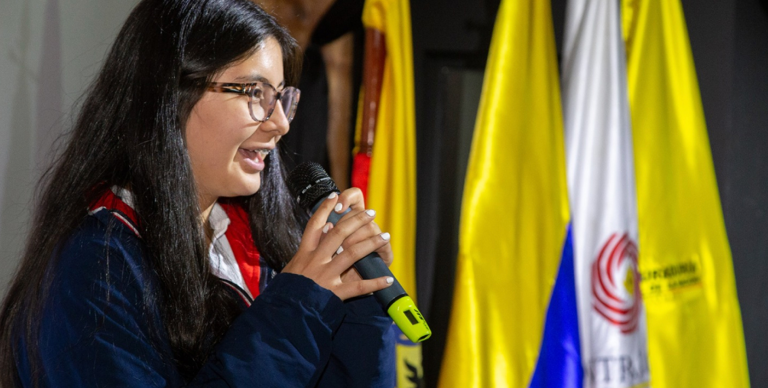 Estudiantes de colegio distrital