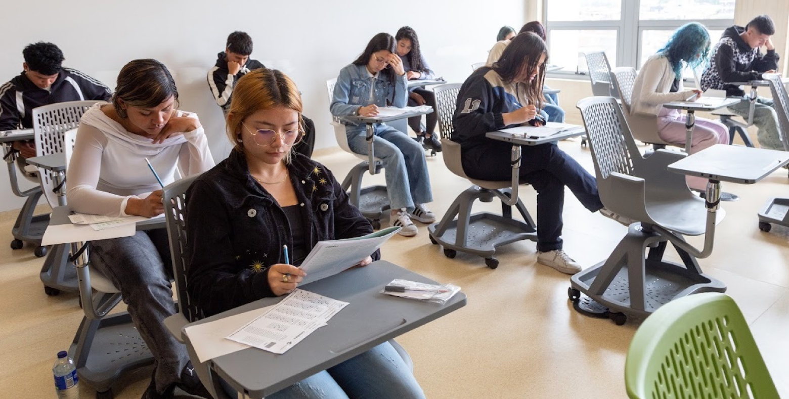 Estudiantes de colegio distrital