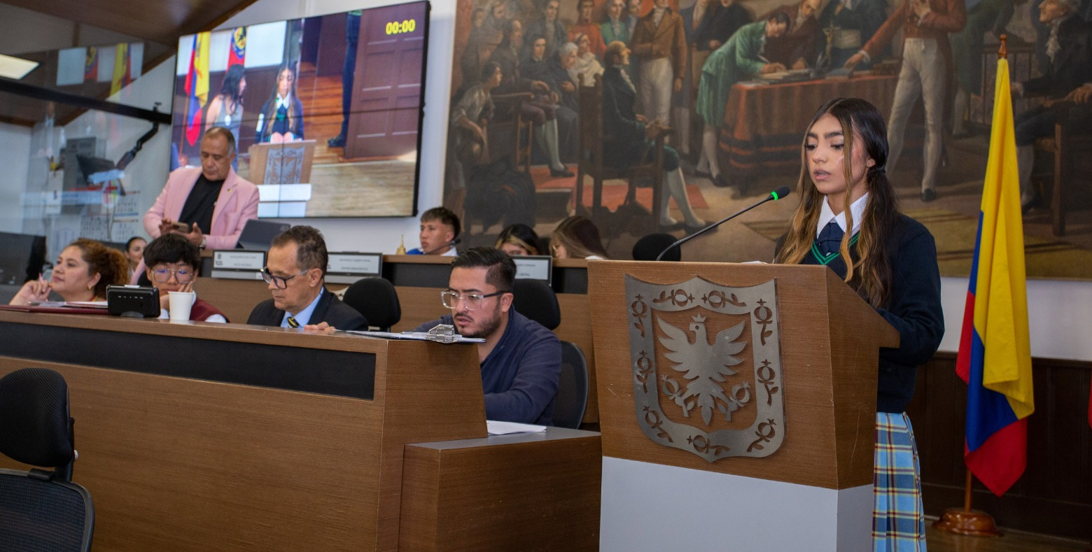 Estudiantes de colegio distrital