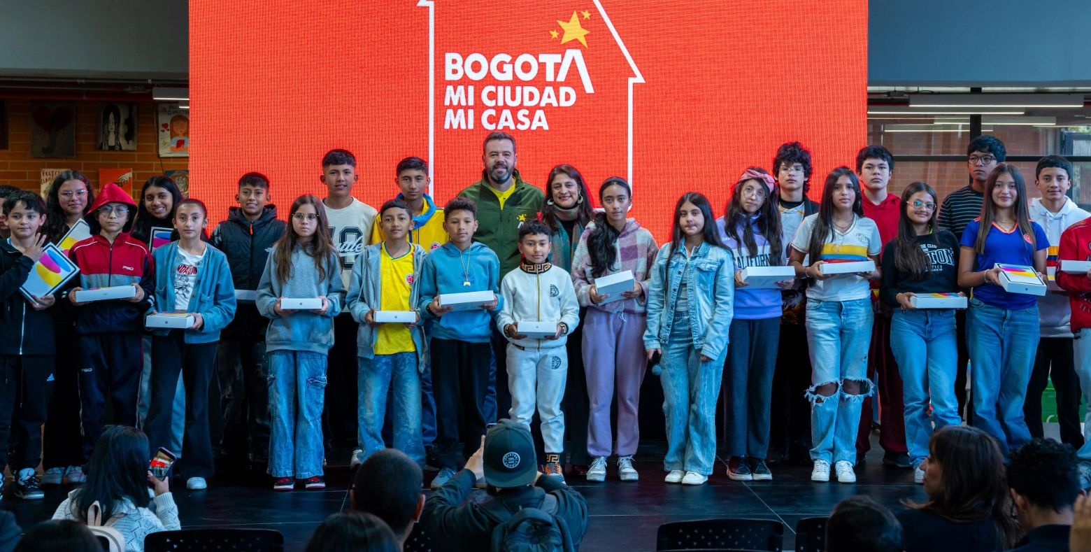 Estudiantes de colegio distrital