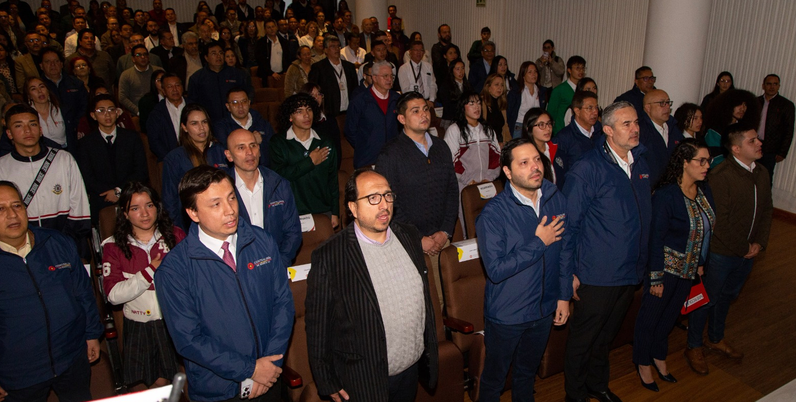 Estudiantes de colegio distrital