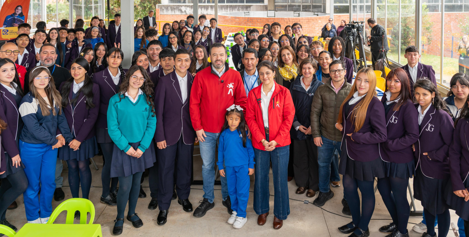Alcalde Galan con Estudiantes del Distrito