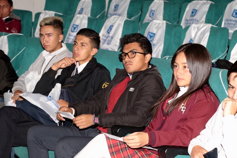 Estudiantes sentados