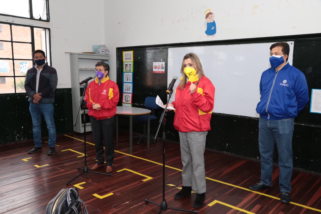 ALCALDESA CLAUDIA LÓPEZ EN BOGOTA REGRESO A CLASES 2021