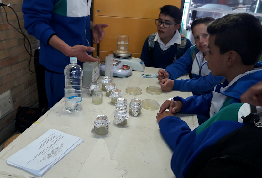 estudiantes practica